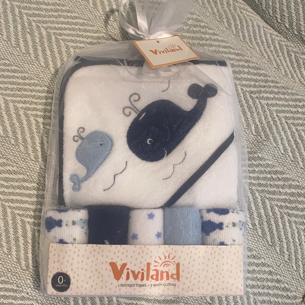 Viviland hooded towel 5 wash cloths NWT 0+months